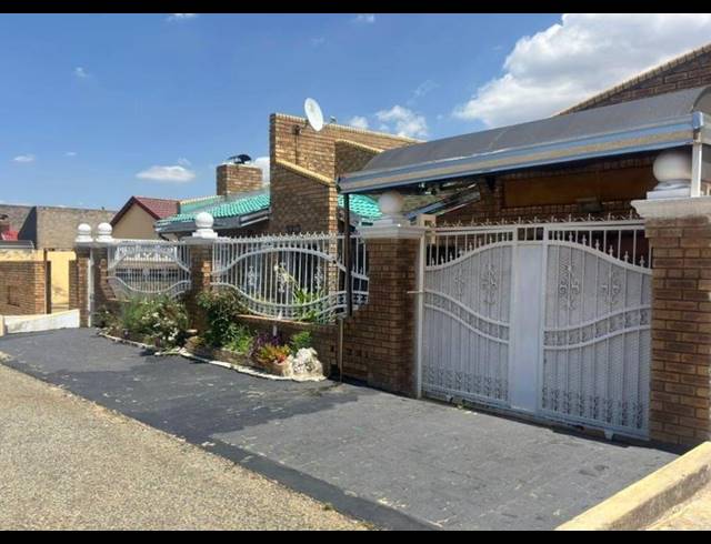 3 BEDROOM HOUSE FOR SALE IN DOBSONVILLE